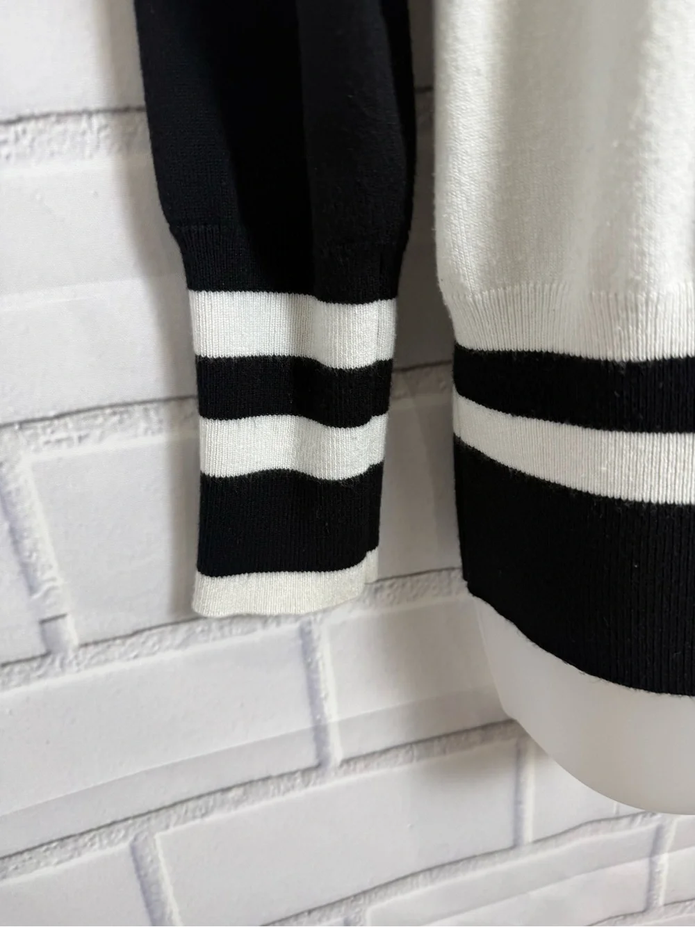 MK Metric Knits Black White Colorblock Sweater Size L Chic Casual